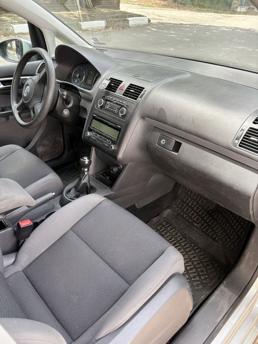 VW TOURAN 1.6 TDI  2011 г.