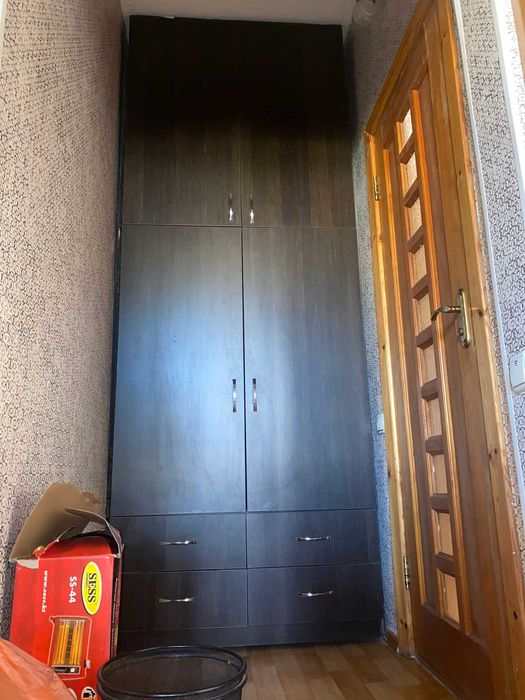 Шкаф встроенный высокий