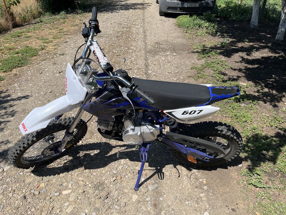 Vand motocross in stare perfecta