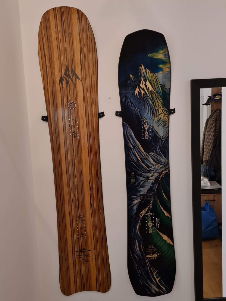 Suport de perete pentru snowboard