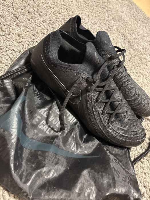 Ghete de fotbal Nike Phantom Elite negre