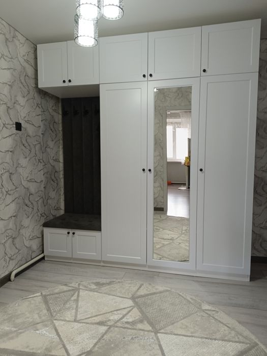 Продам прихожую.