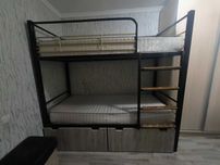 Продаётся железная  двухяростная кровать