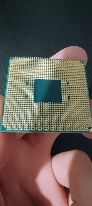 Процесор AMD Ryzen 7 1800x с Wraith охшадител.