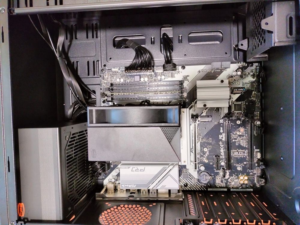 Продаю системный блок INTEL CORE i5 14600k 3.49ghz