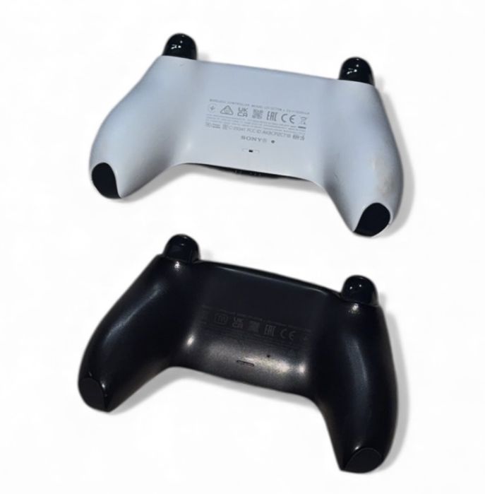 PlayStation 5 + 2 DualSense Controllers – Excellent Condition