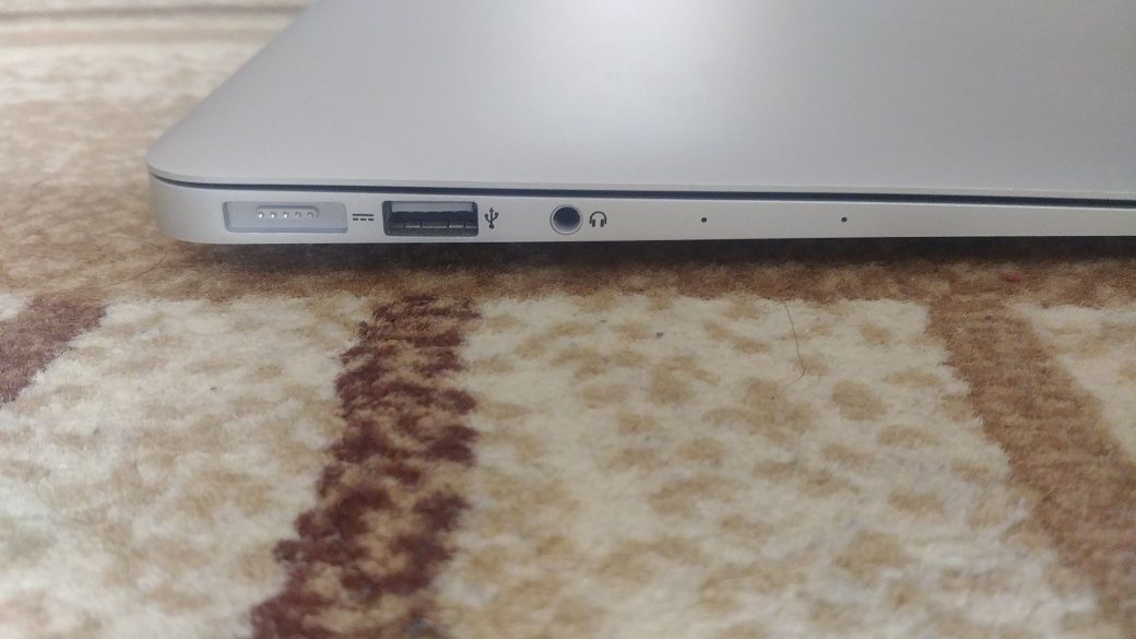 Macbook 13 inch mid 2013