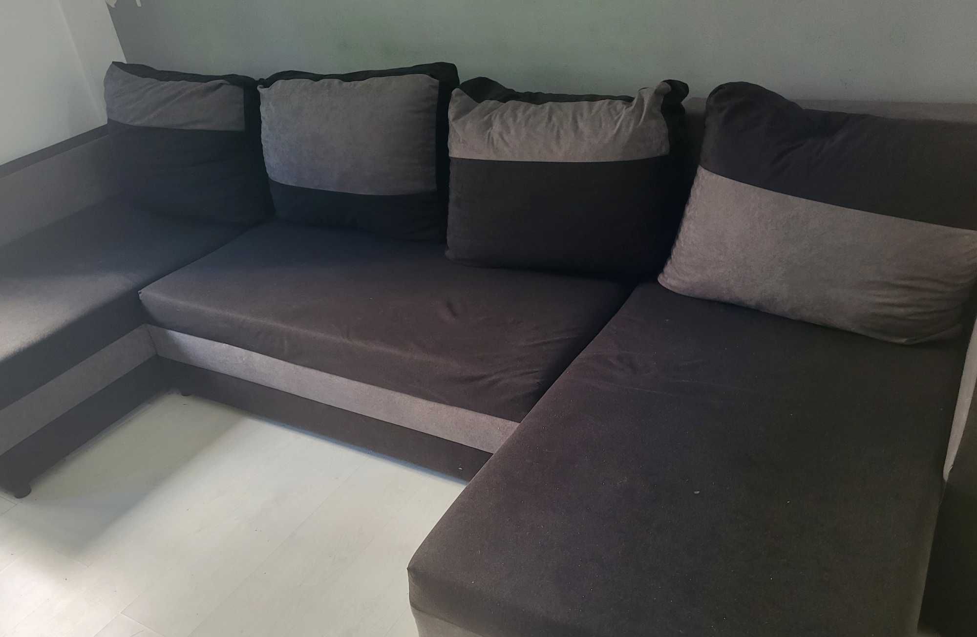 Coltar negru 303×140 urgent mutare