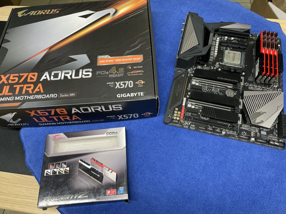 Gigabyte X570 Aorus ULTRA/RYZEN 9 - 3950X/32GB DDR4
