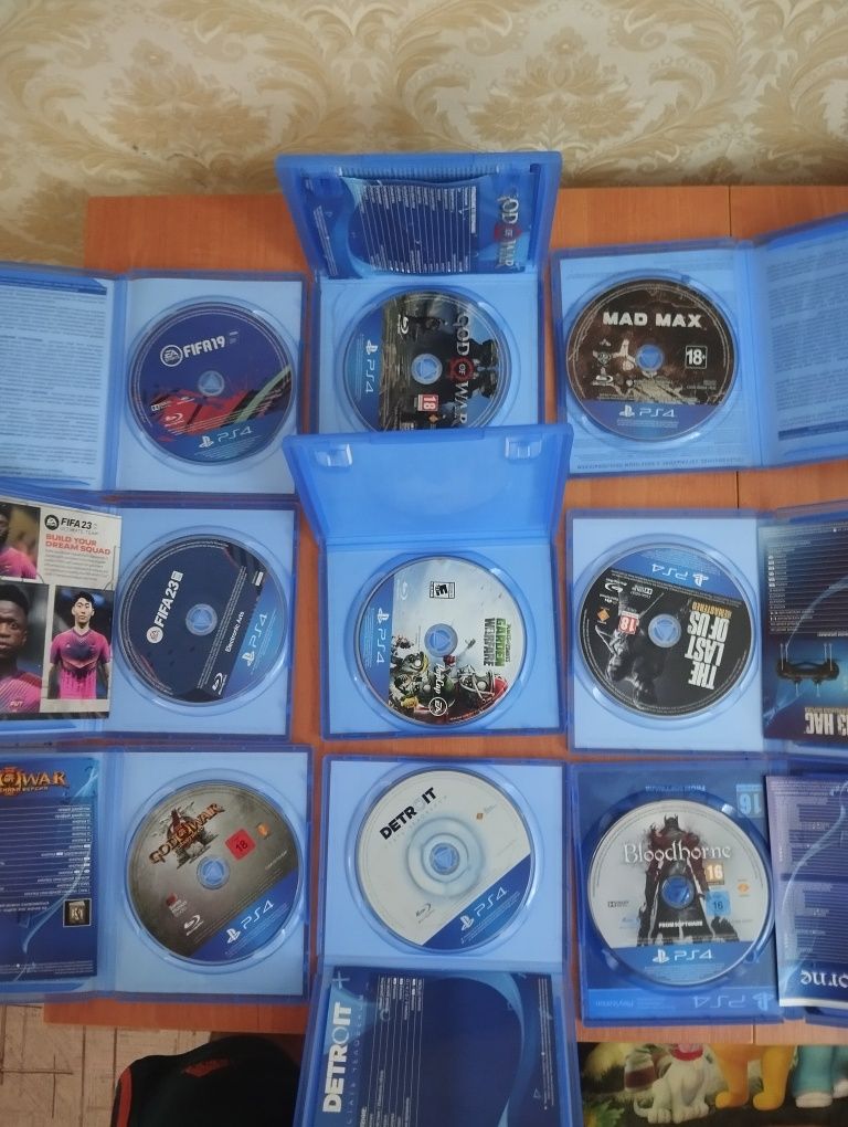 Ps4 Pro Б/У с играми в комплекте СРОЧНО