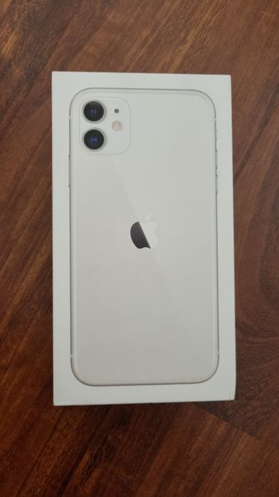 iPhone 11  белый  , 64GB  .