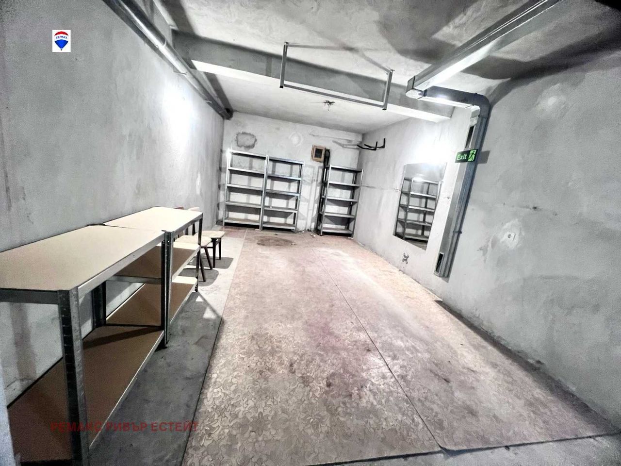 Дава се под наем Гараж / Паркомясто в Русе, Ялта - 38 кв.м за 102 € - Снимка #1