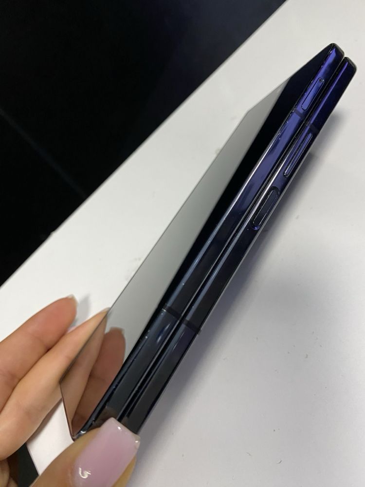 Продавам Samsung Galaxy Z Fold 5 512 / 12GB RAM Black