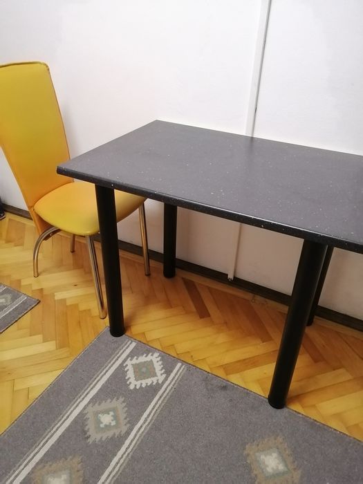 Vand masa cu 2 scaune