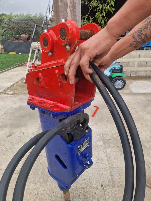 Vand picon miniexcavator  DEMOTER SI CUPLA RAPIDA  Nouă import Italia