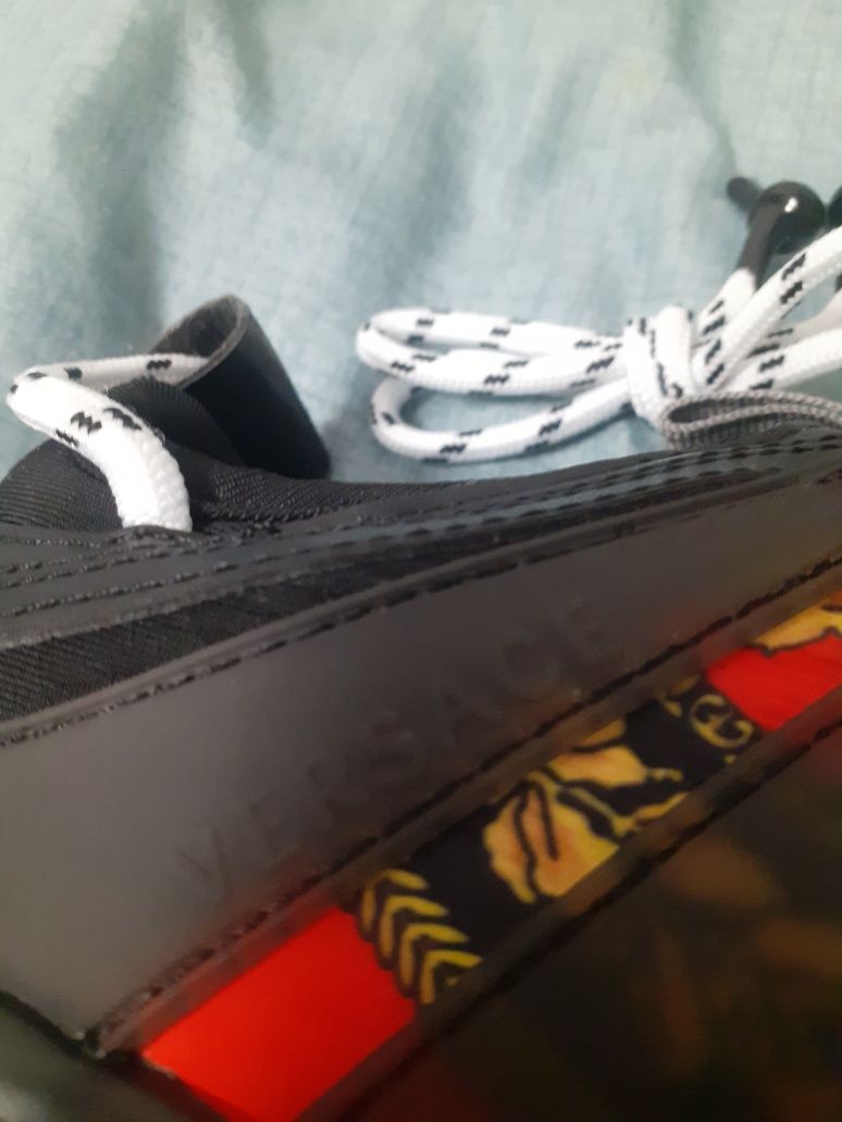 Versace chain reaction print