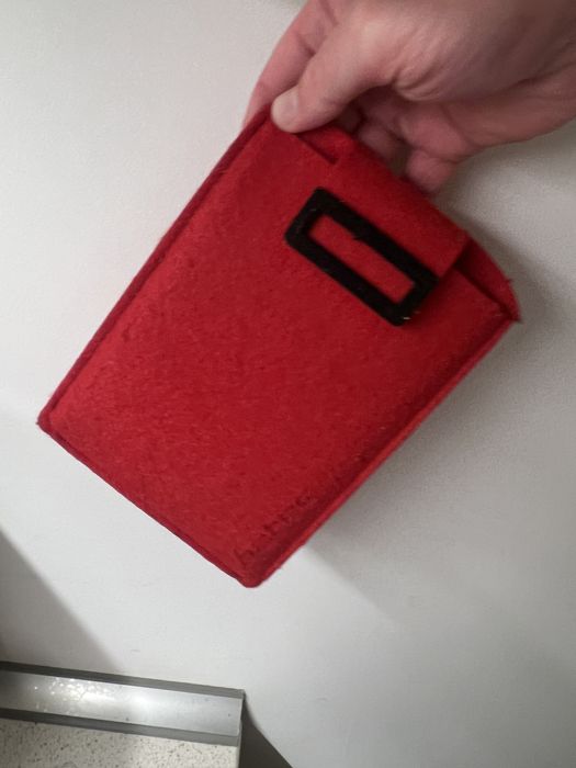 Kindle Amazon original in stare foarte buna cu husa de pasla