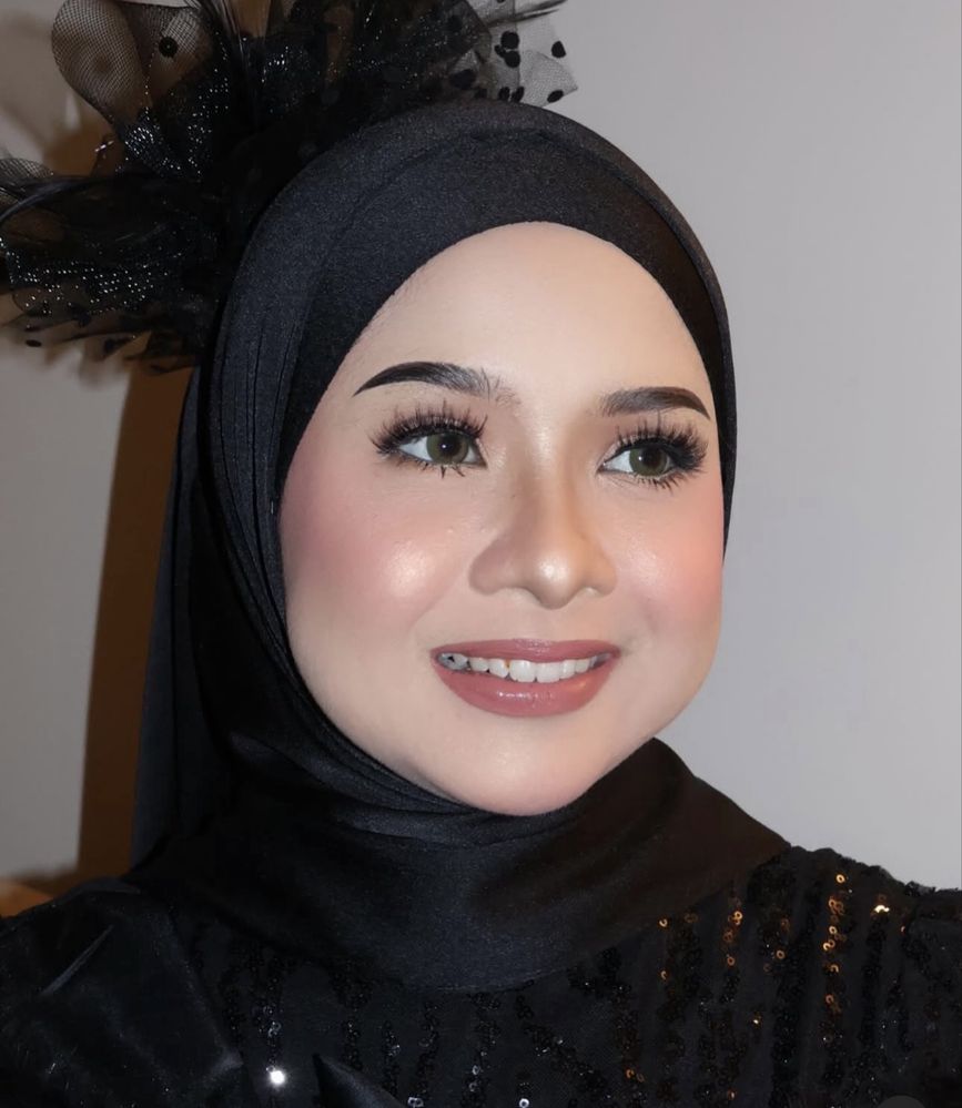 Mekap,qosh terish, soch kesish,soch boyash,permamentniy makiyaj