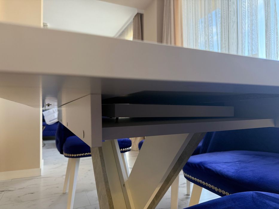 Разтегателна Маса