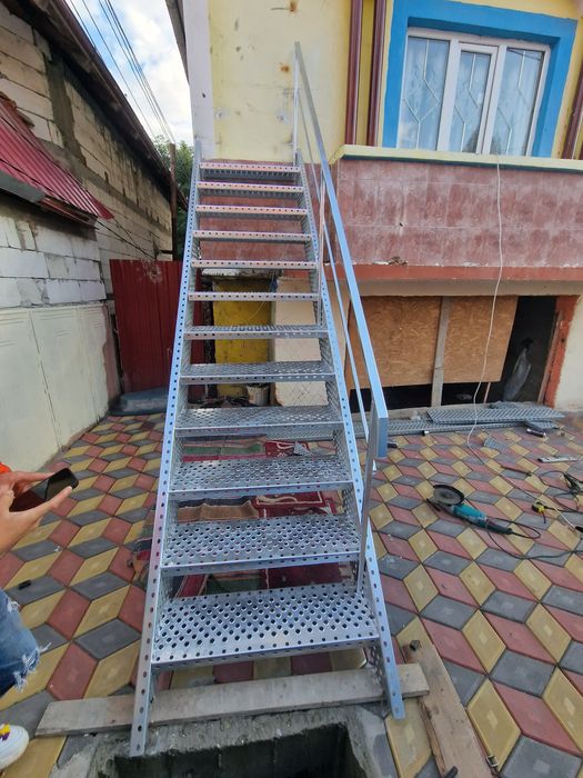 Scari metalice galvanizate