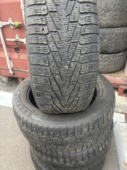 Продам резину комплект 4шт