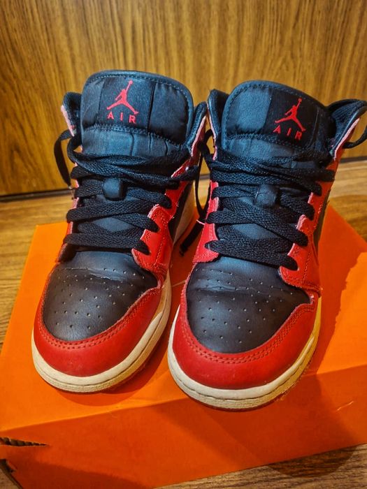 AIR Jordan 1Mid Sneakers 37.5