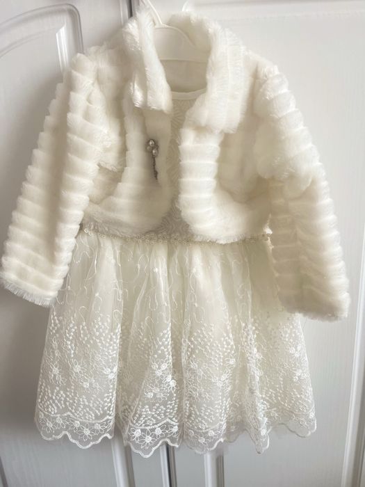 Продам нарядное платье с шубкой накидкой