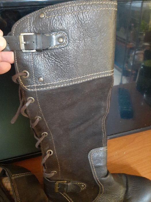 Vând cizme de dama din piele întoarsă cu piele