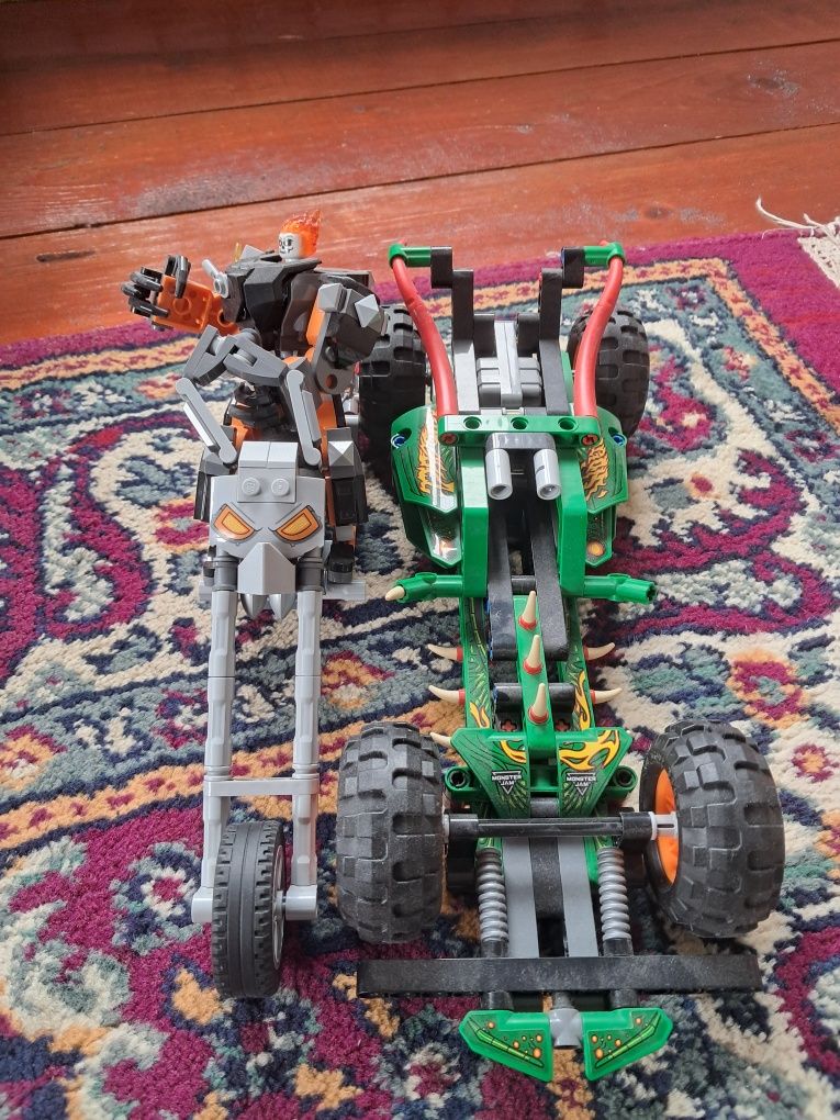 Vand jucarii lego 50 lei ambele 30 separat.