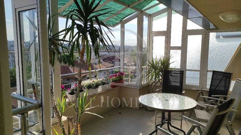 Продава се Тристаен апартамент в Пловдив, Кючук Париж - 109 кв.м за 1450 €/кв.м - Снимка #2