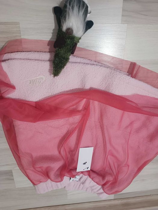 Чисто нова пола Nike