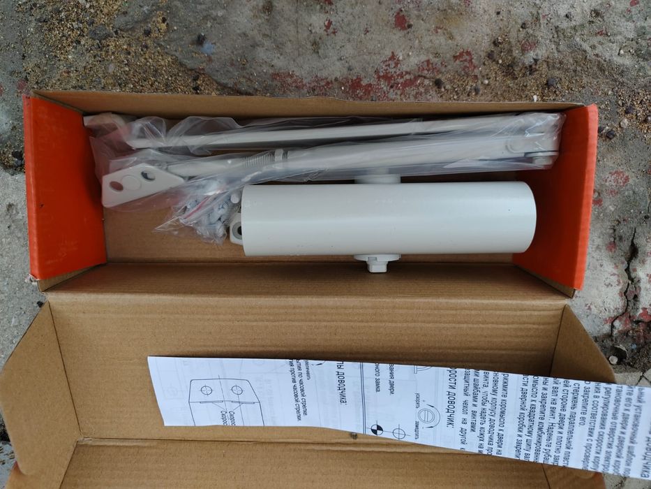 Доводчик дверной