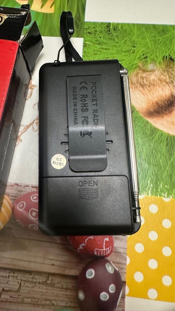 Mini radio portabil cu baterii nou nout