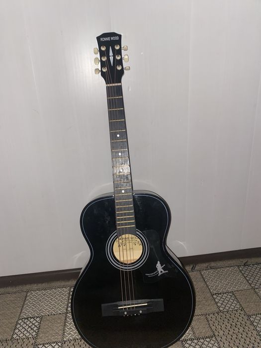 Гитара акустическая