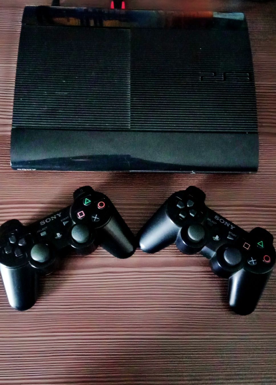 Продам прошитую PS3 Super Slim в отличном состоянии,