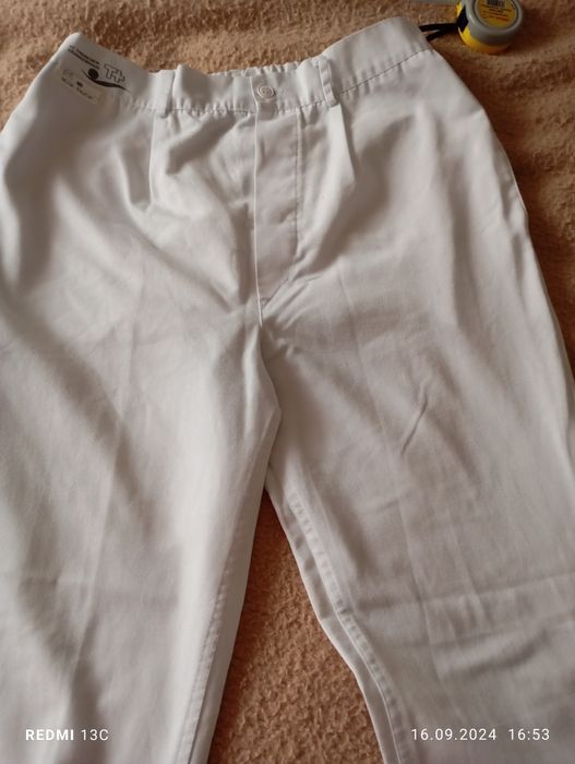 Bluze medicale cu pantaloni albe mar L