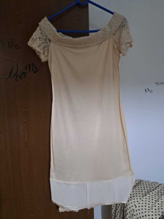 Rochie din dantela marimea M