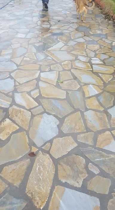 Piatra naturala avem și montaj