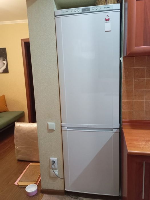 Продам холодильник Samsung