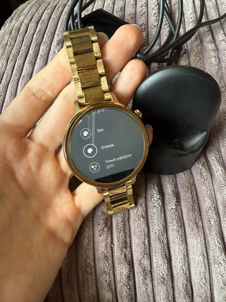 Смарт часы Motorola 360
