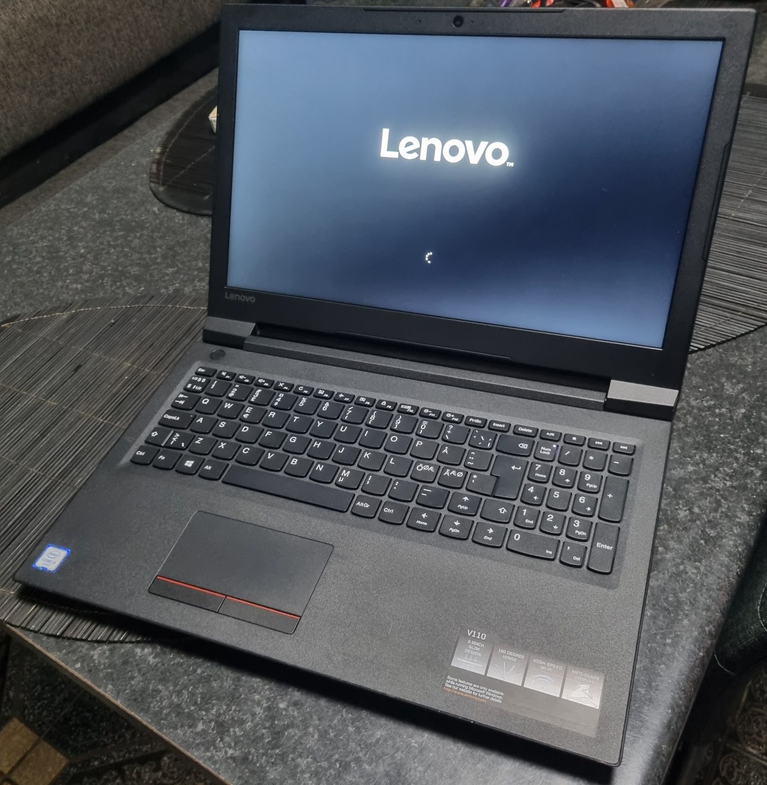 laptop Lenovo V110..15.6"..i3 6006..8 gb Ddr4