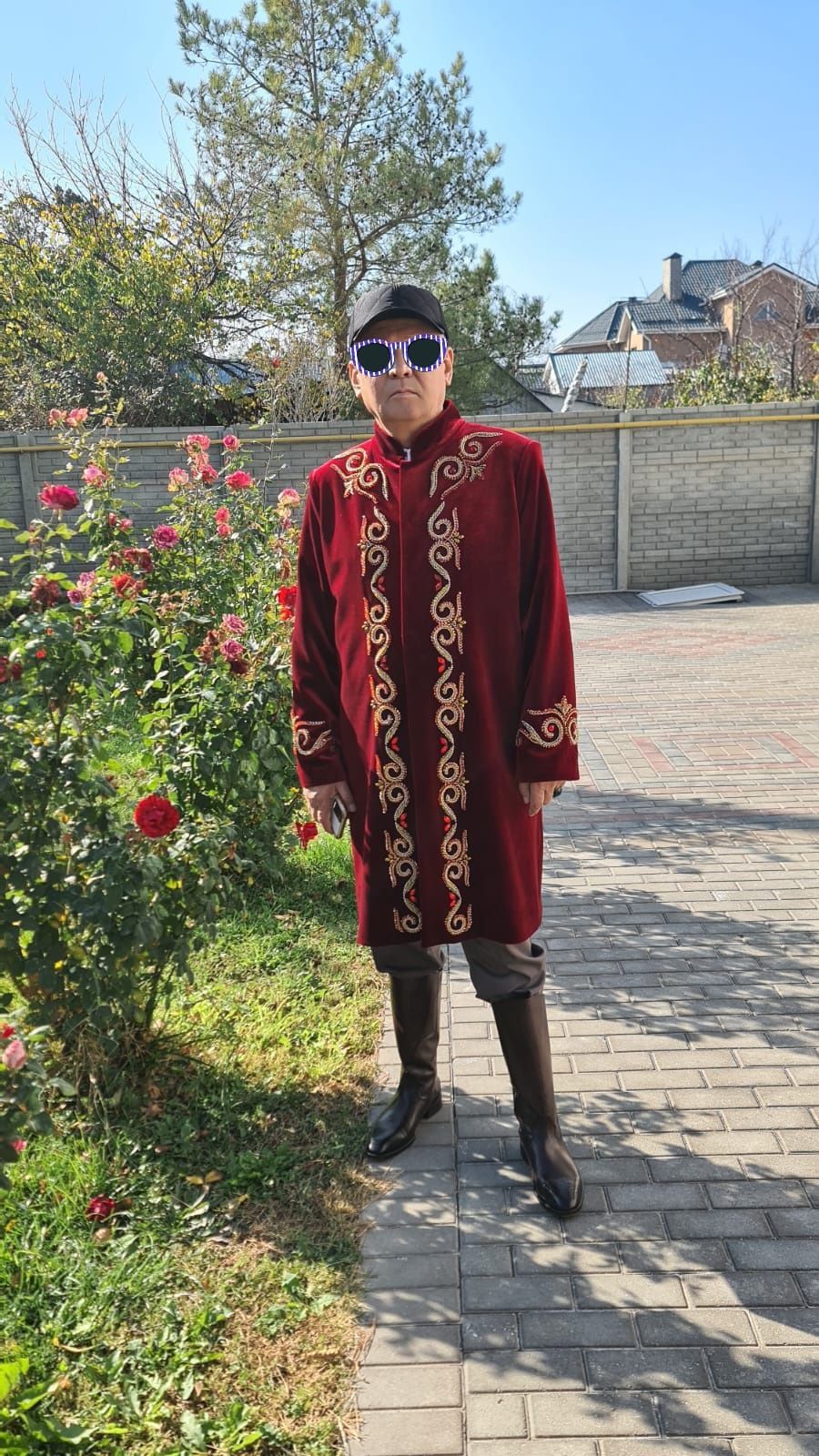 Казахский национальный костюм (Шапан) ручная работа, фурнитура Япония