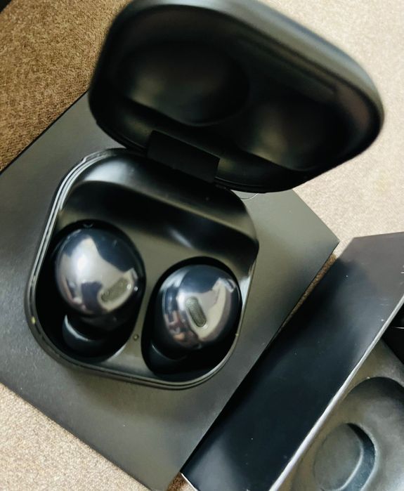 Продам наушники Samsung galaxy buds Pro