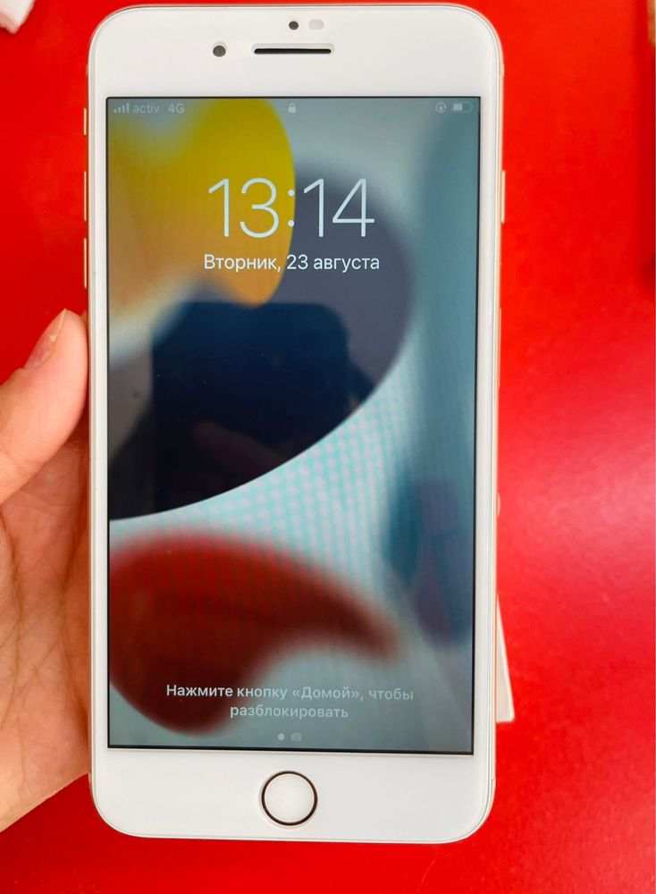 СРОЧНО продам айфон 8+
