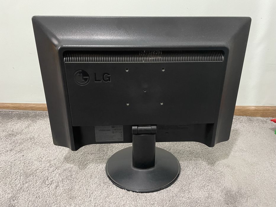 Продается монитор lg flatron 19