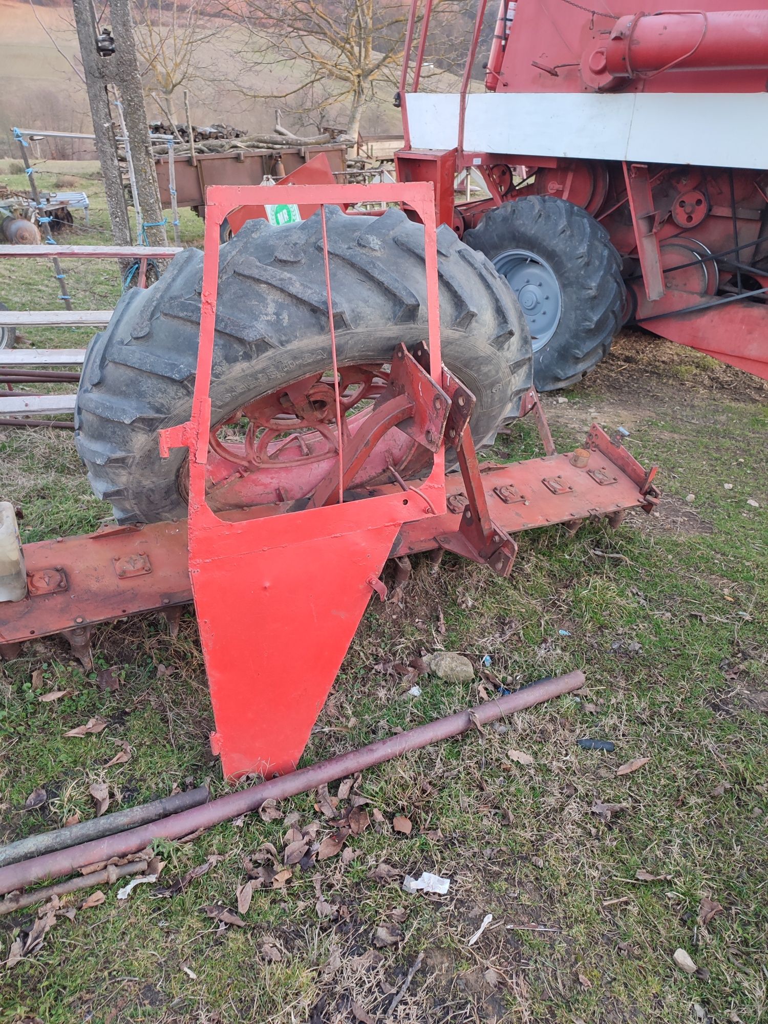 Vând piese tractor u650