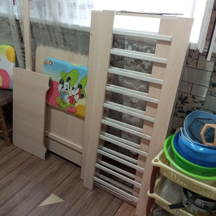 Продаю детскую кровать в разобранном виде