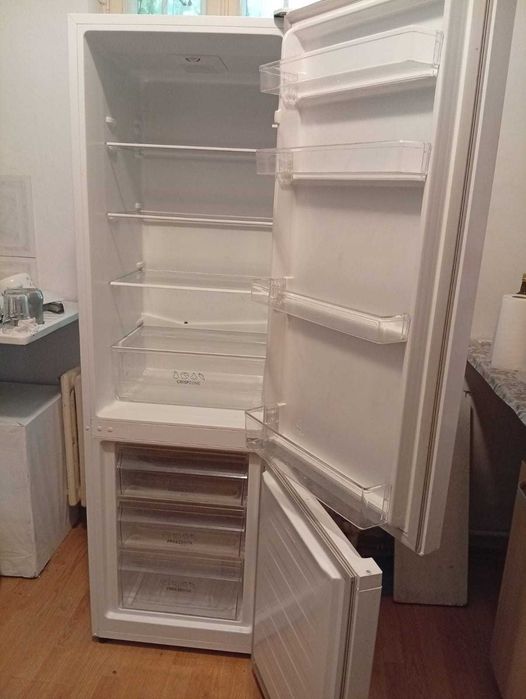 Combina frigorifica ( frigider)   GORENJE RK4182PW4 -  ca noua