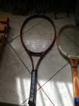 Vand rachete tenis.