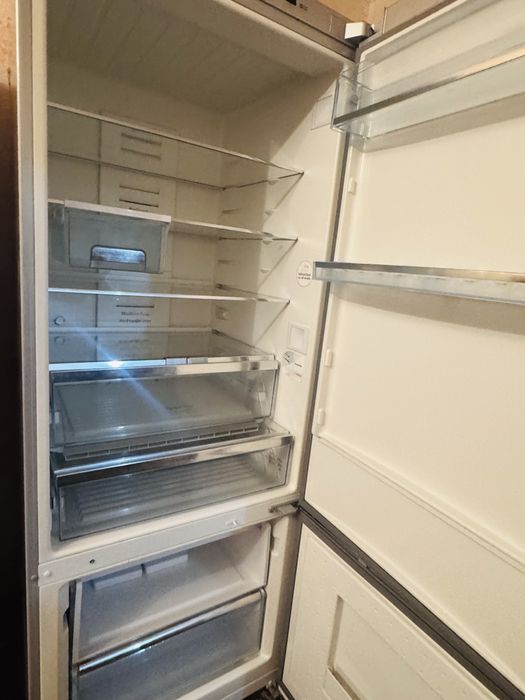 Продам  Большой Широки холодиьник могу доствить БоШ
